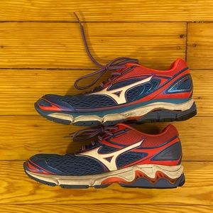 Mizuno Wave Inspire with green super feet insoles size 8